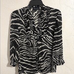 Jones New York Black and White Ruffled 3/4 Sleeve Blouse Top